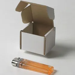 食品玩具（食玩）などの小型おもちゃ梱包用ダンボール箱 | 45×45×40mmでN式額縁タイプの箱